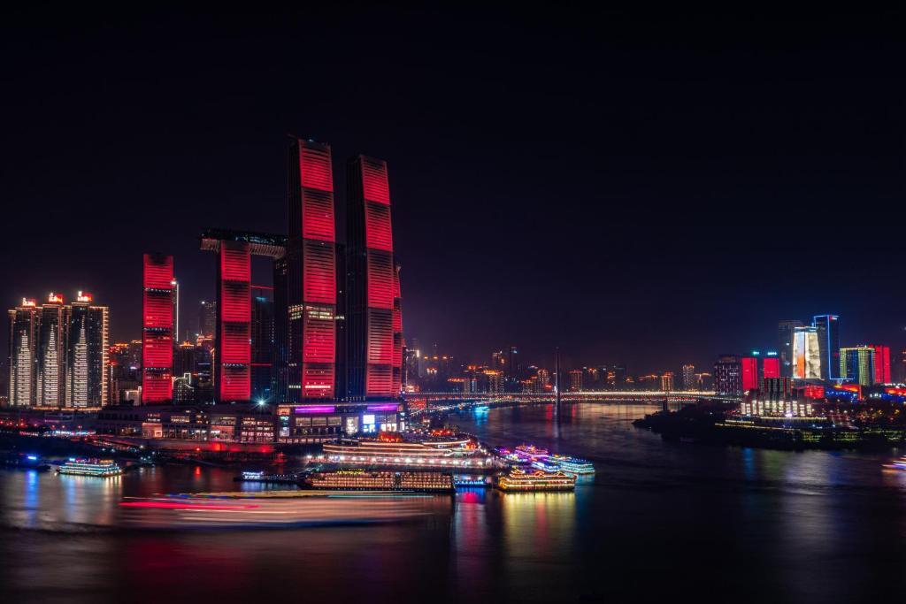 Чунцин: Kaixuan Motian Hotel with river view