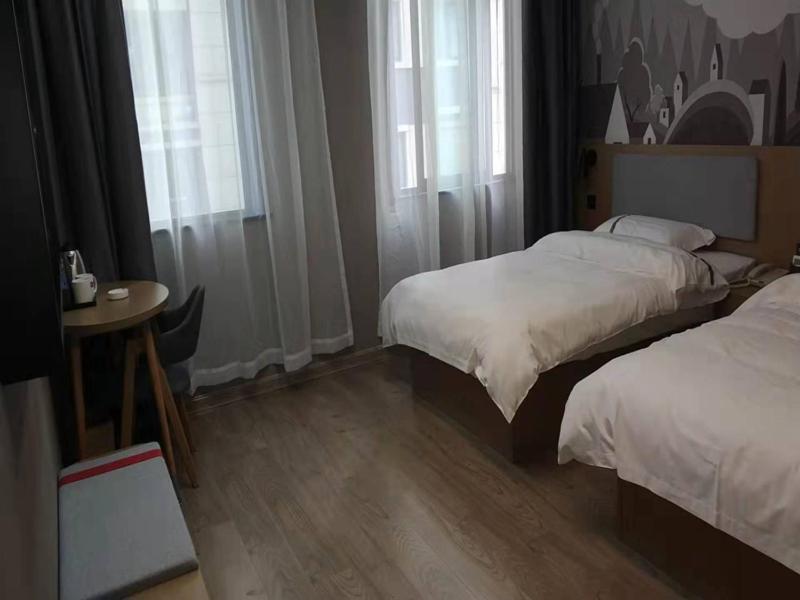 Сучжоу: Thank Inn Chain Hotel Anhui Suzhou Lingbi County People's Hospital Zhongxiu Jincheng