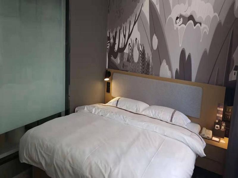 Сучжоу: Thank Inn Chain Hotel Anhui Suzhou Lingbi County People's Hospital Zhongxiu Jincheng
