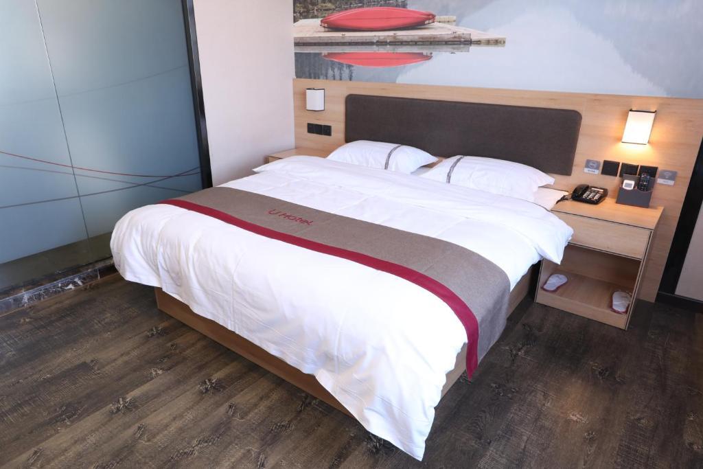 Циндао: Thank Inn Plus Hotel Qingdao Jiaozhou Jiaoping Road high-speed intersection