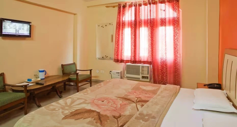 Харидвар: Hotel Suvidha Deluxe And Restaurant