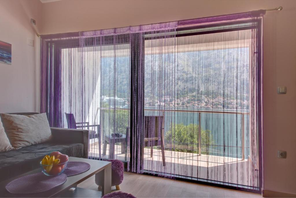 Доброта: Fortress View apartment