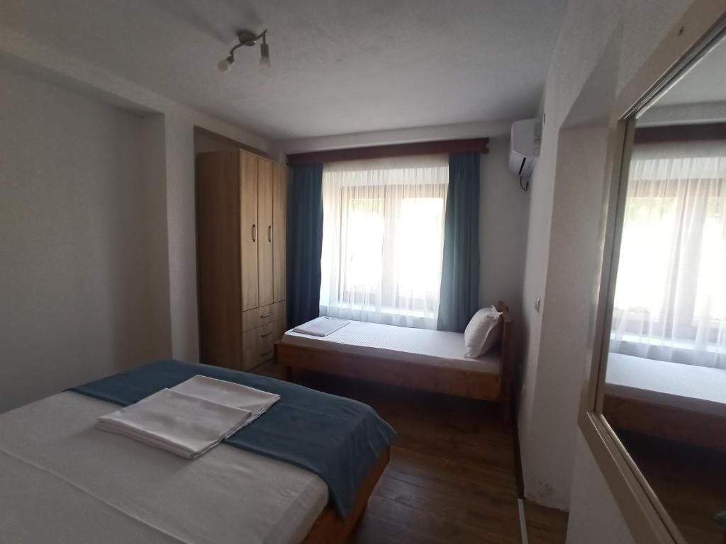 Ульцинь: Apartments Kollari