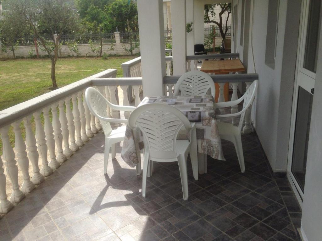 Ульцинь: Apartments Kollari
