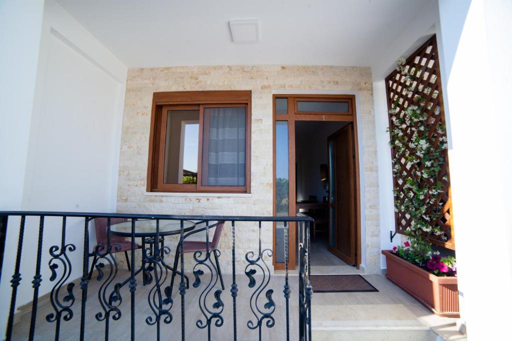 Ульцинь: Apartments Kollari