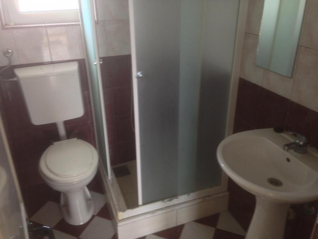 Ульцинь: Apartments Kollari