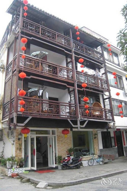 Яншо: Yangshuo Xijie Woju Inn