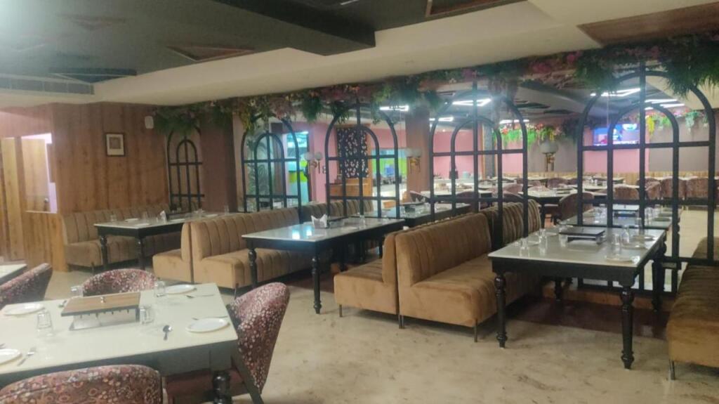 Лакхнау: The Nawab'S Hotel