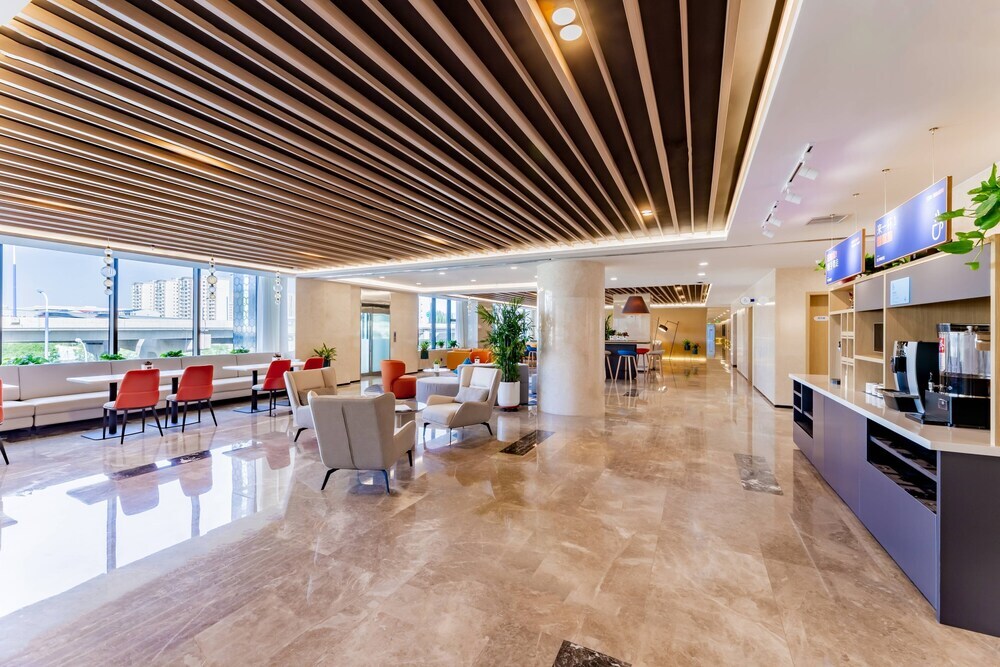 Хух-Хото: Holiday Inn Express Hohhot East Station, an IHG Hotel
