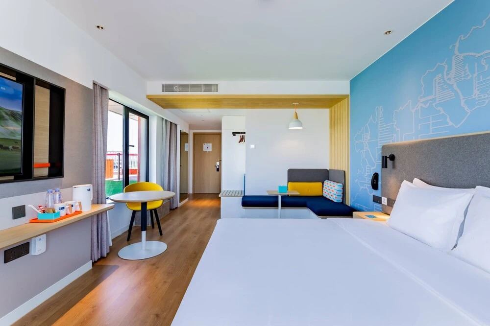 Хух-Хото: Holiday Inn Express Hohhot East Station, an IHG Hotel