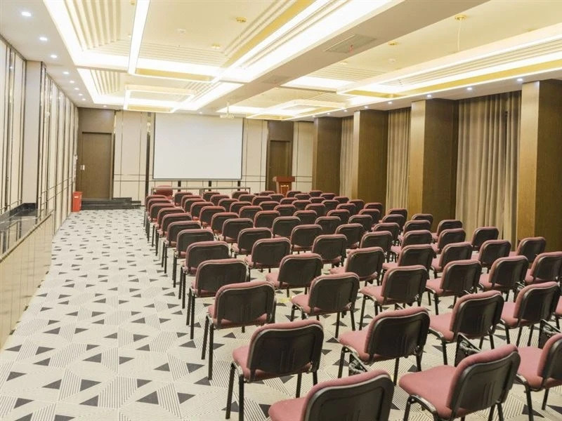 Аньцин: Jinjiang Metropolo Hotel Anqing High-speed Railway Station，Guangcai  7th street