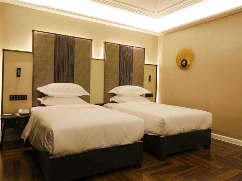 Аньцин: Jinjiang Metropolo Hotel Anqing High-speed Railway Station，Guangcai  7th street