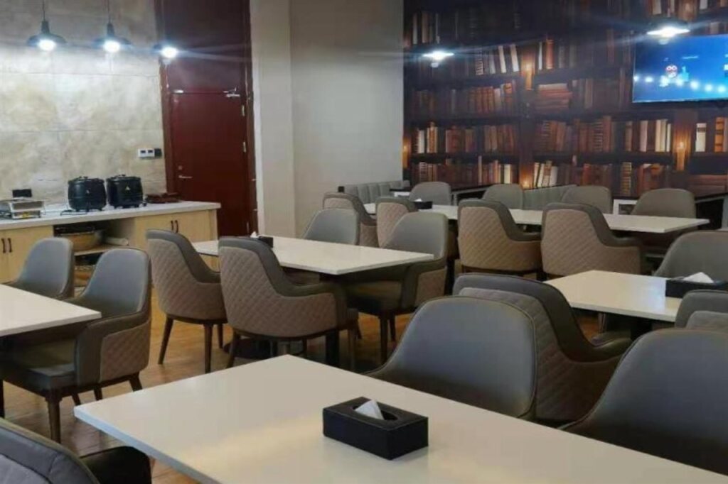 Аньцин: Gem Anqing Wangjiang County Central Mall Fengqi Ro