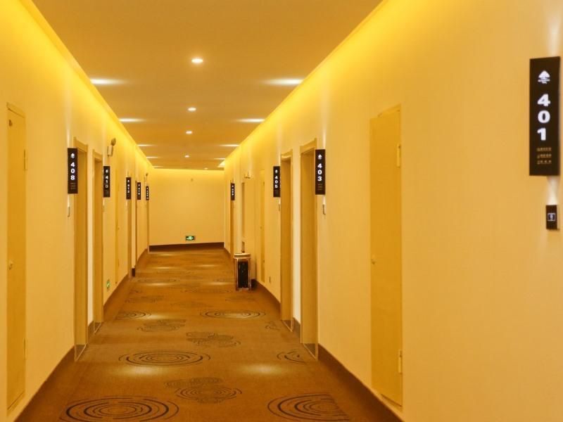 Аньцин: Greentree Inn Anqing Huaining County Development Z