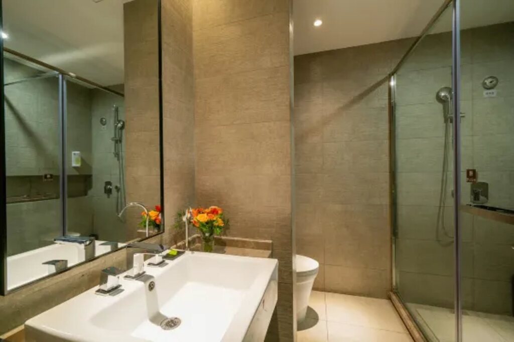 Шэньян: Home Inn Plus (Shenyang Sanhao Street Shengjing Hospital)
