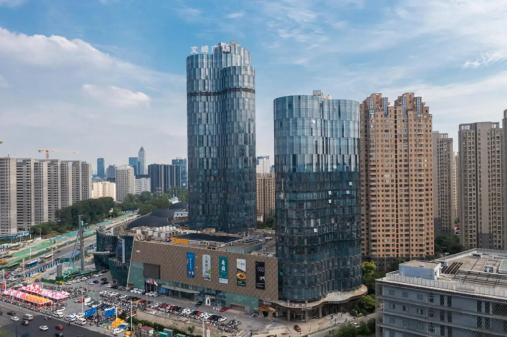 Наньтун: 桔子水晶南通文峰广场酒店