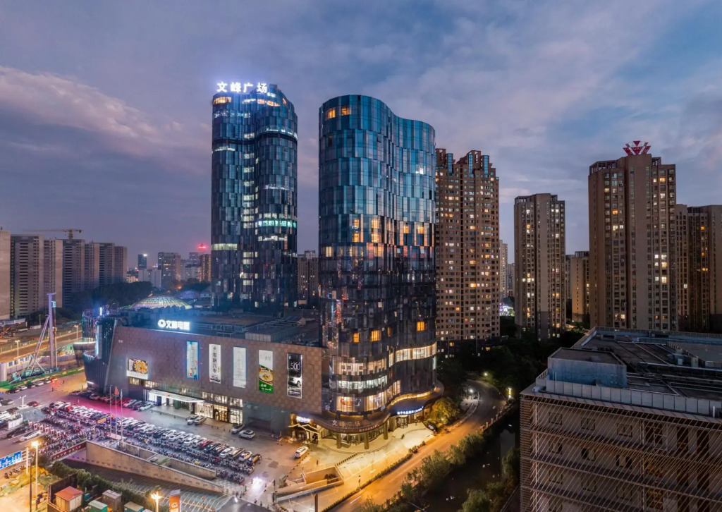Наньтун: 桔子水晶南通文峰广场酒店