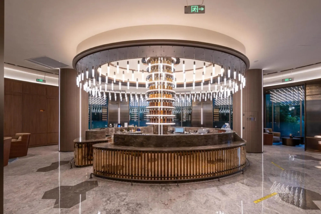 Наньтун: 桔子水晶南通文峰广场酒店