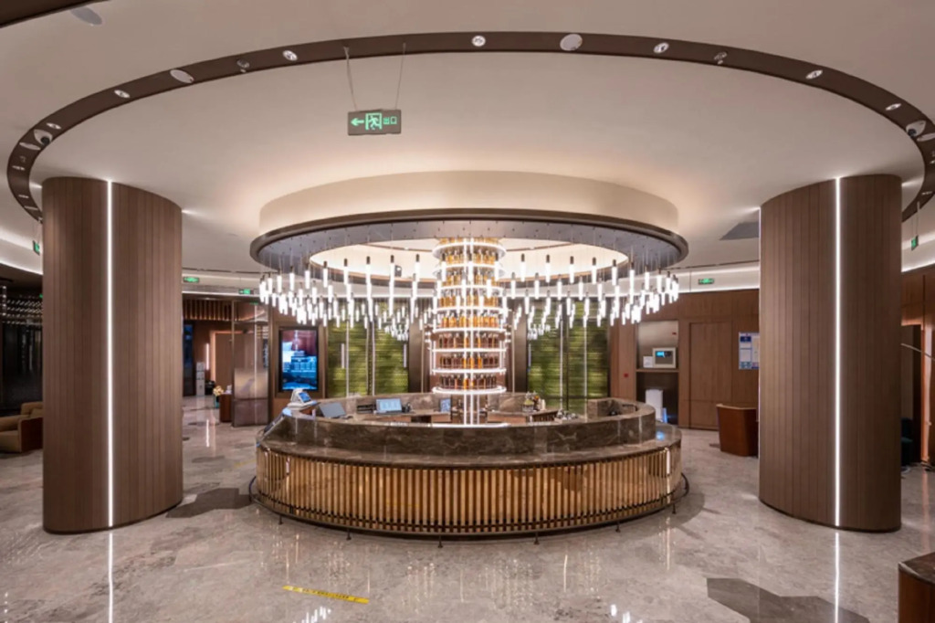 Наньтун: 桔子水晶南通文峰广场酒店