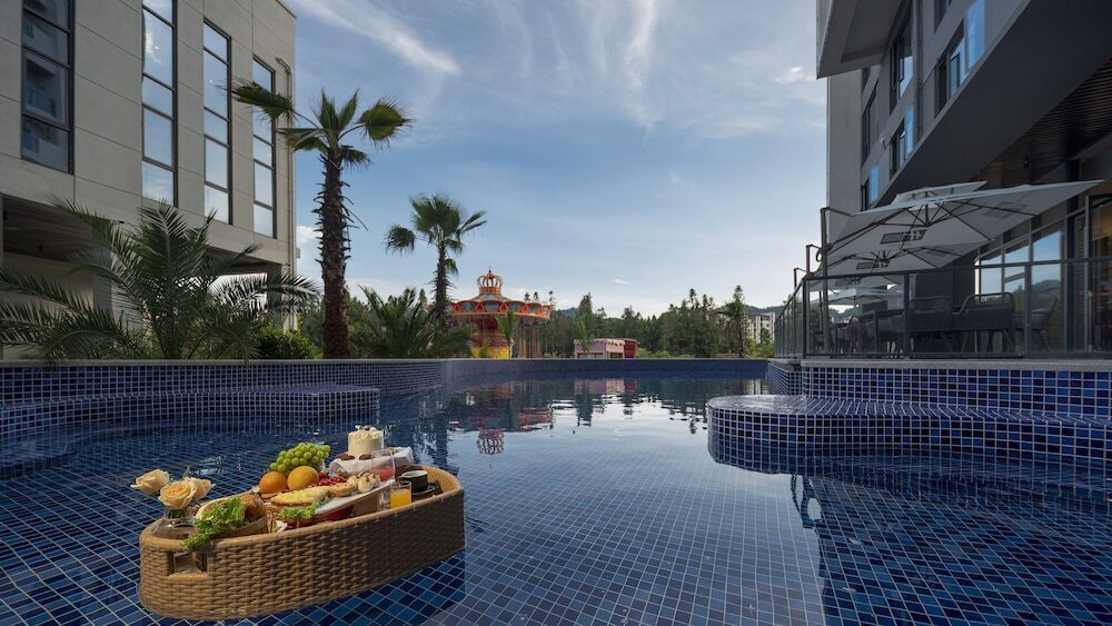 Holiday Inn Express Tengchong Hot Spring, an IHG Hotel — фото 1