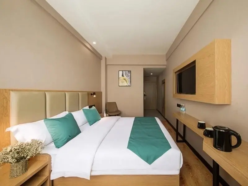 Баошань: Green Tree Inn Tengchong Rehai Hot Spring Airport