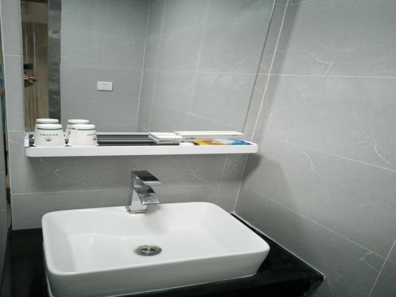 Цанчжоу: Shell Cangzhou Hejian New Bus Station Hotel