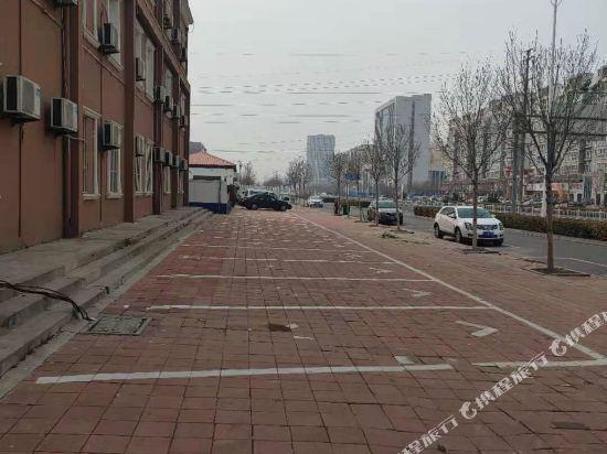 Цанчжоу: GreenTree Inn Hebei Cangzhou Bohai New District Huanghua Port Express Hotel