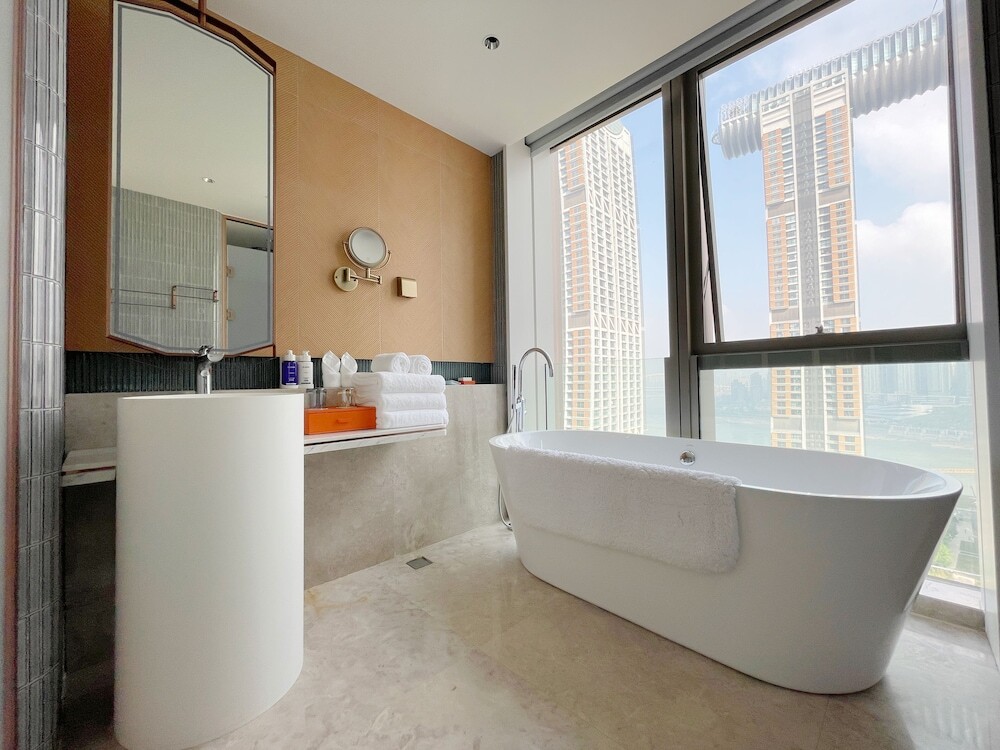 Чунцин: voco Chongqing Chaotianmen, an IHG Hotel