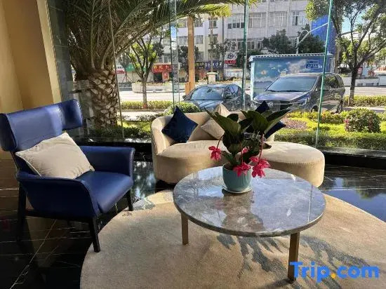 Дали: Crystal Orange Hotel (Dali Erhai Park)