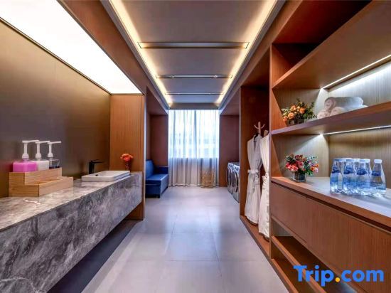 Дали: Crystal Orange Hotel (Dali Erhai Park)
