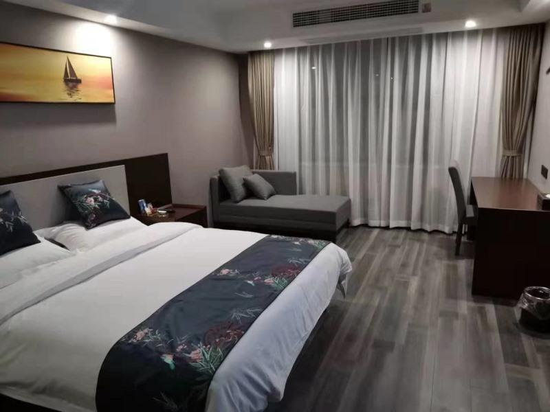 Фуян: Shell Fuyang South Bus Station Wanda Plaza Hotel