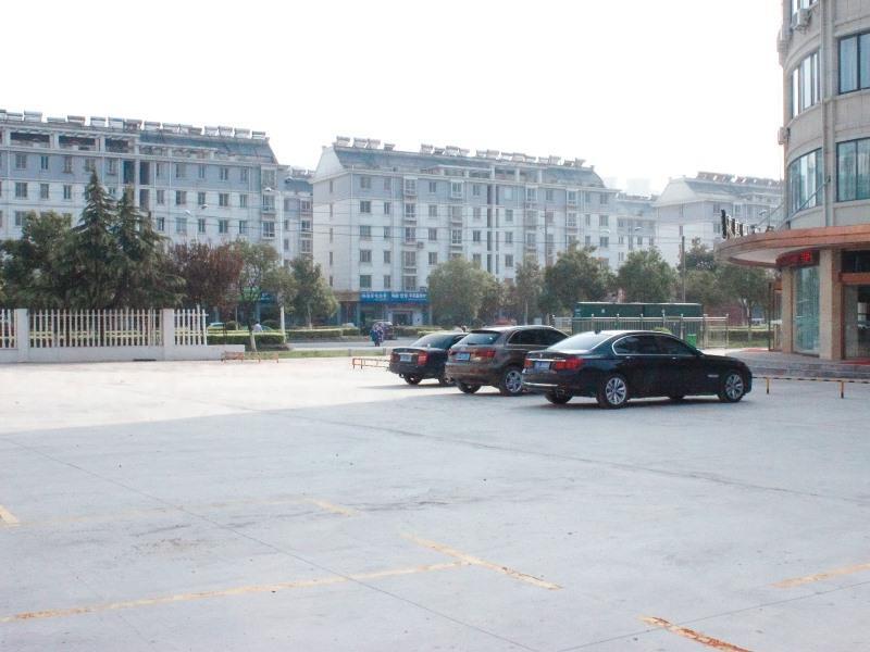 carousel image 0