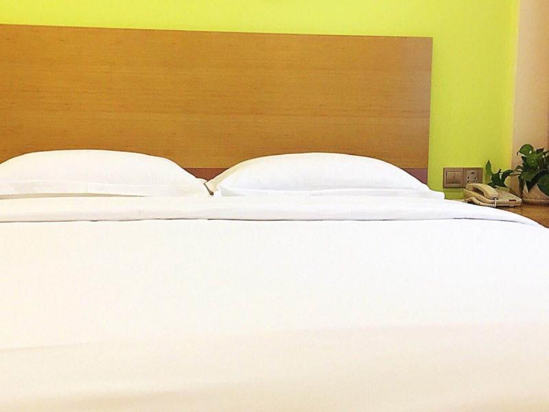 Жичжао: Отель GreenTree Inn Rizhao Donggang Area Haina Shopping Mall Shell Hotel