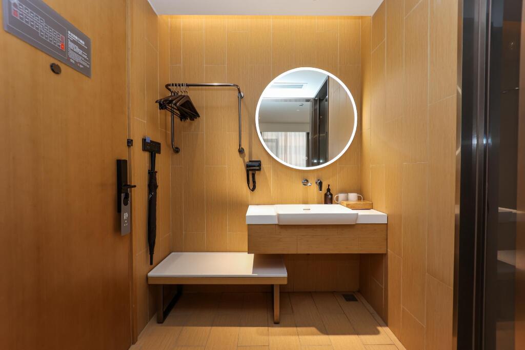 Шанхай: Ji Hotel Shanghai Xujiahui Caobao Road Subway Stat
