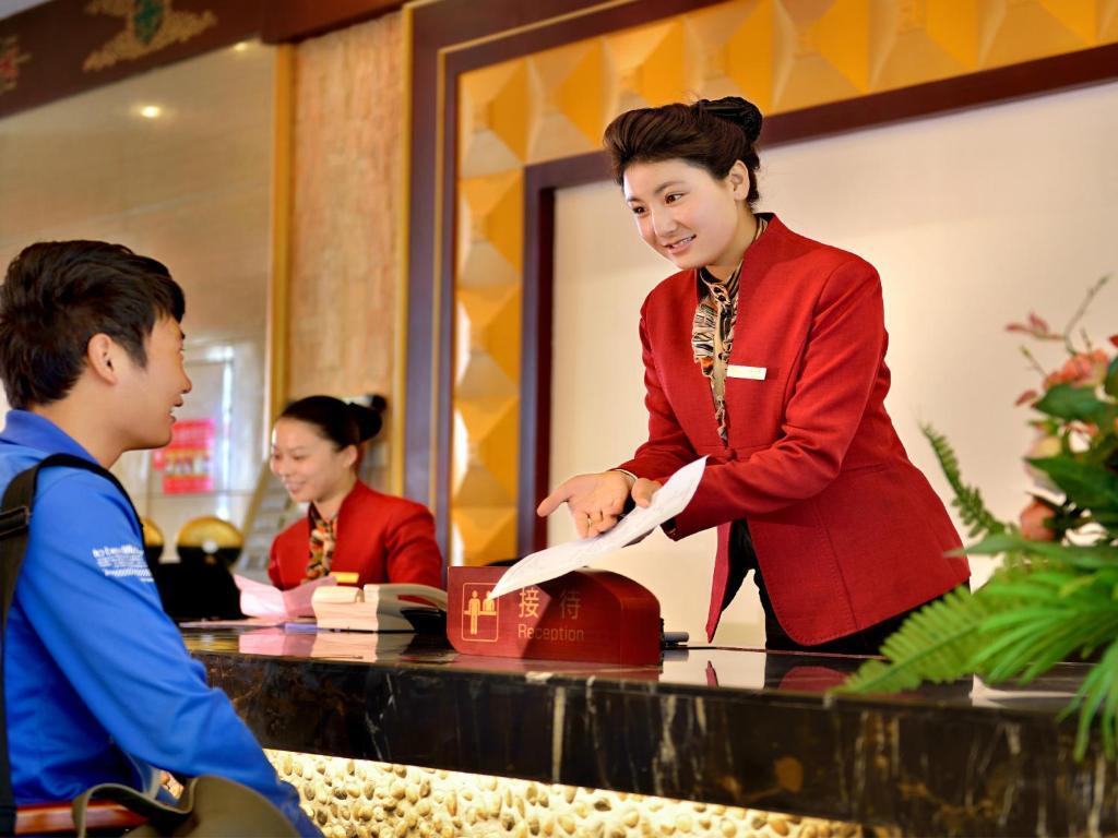 Шангри-Ла: Crowne Plaza Yading, an IHG Hotel
