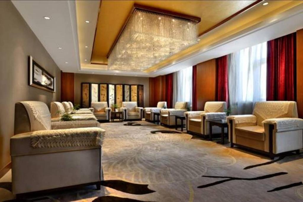Шангри-Ла: Crowne Plaza Yading, an IHG Hotel