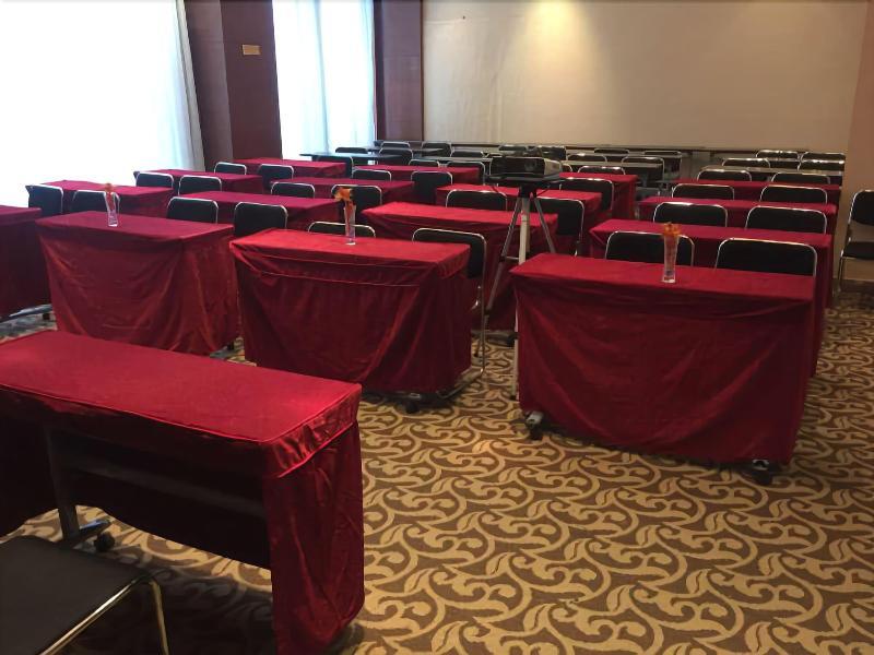Ухань: Jinjiang Metropolo Hotel Wuhan Jingkai Wanda Sport