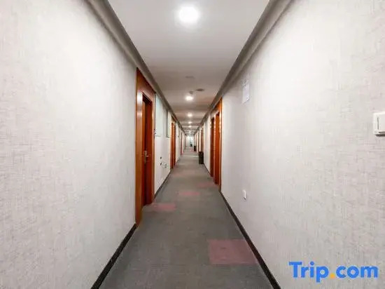 Чжэньцзян: Thank U Hotel (Danyang railway station store)