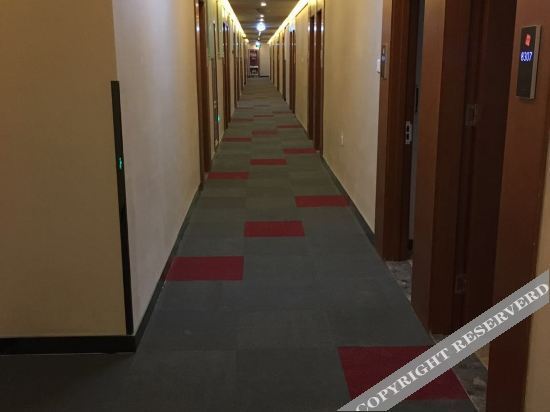 Чжэньцзян: Thank U Hotel (Danyang railway station store)