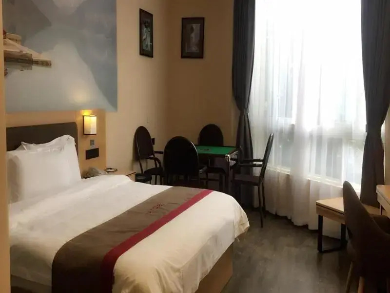 Лучжоу: Thank Inn Hotel Sichuan Luzhou Longmatan District Kaixuan City
