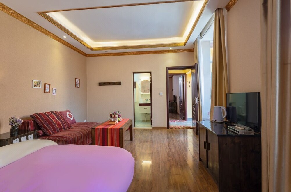 Шангри-Ла: Youjia Hotel
