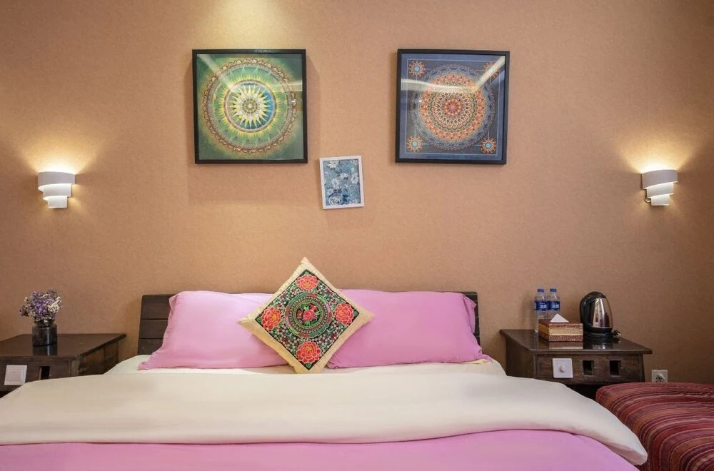 Шангри-Ла: Youjia Hotel