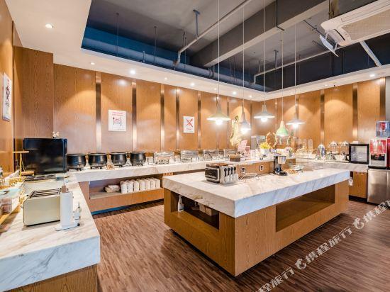 Лонгу: James Joyce Coffetel Xinyang Xixian Longhu Huayi