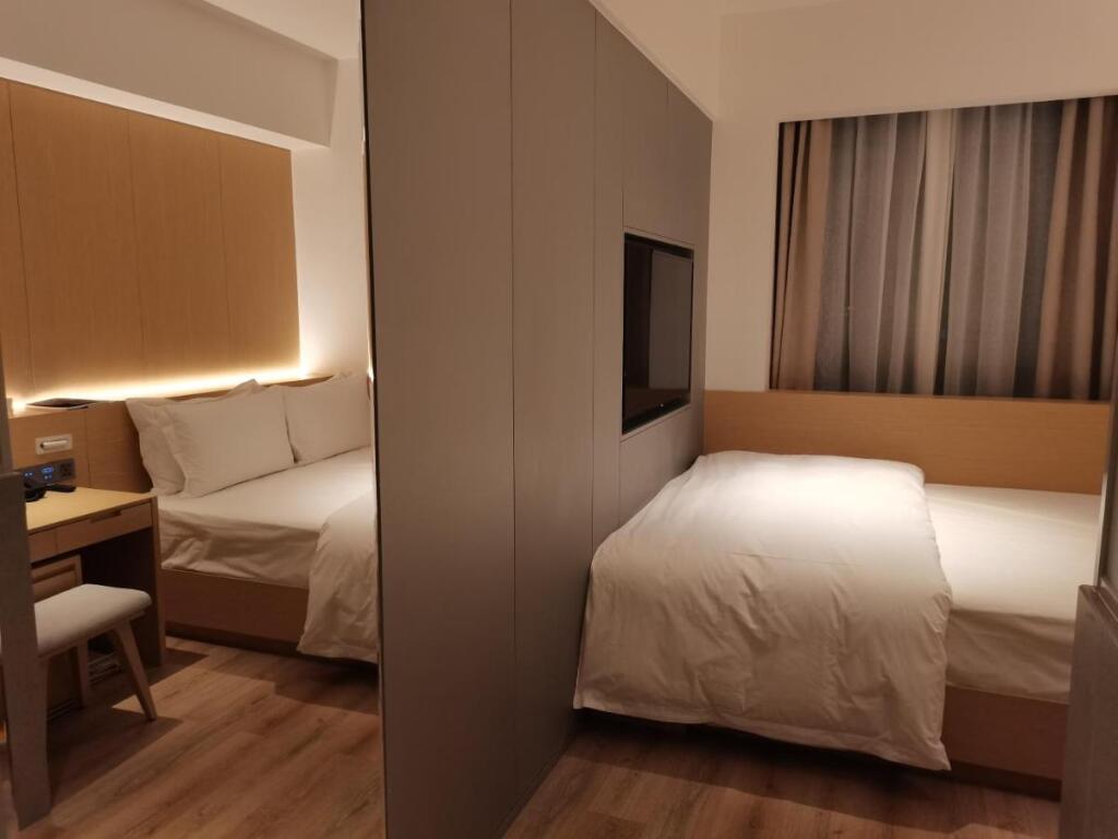 Чжэнчжоу: Zhengzhou East Railway Station Crossing Hotel