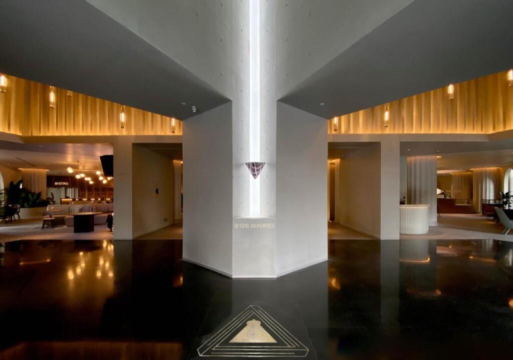 Чжэнчжоу: Zhengzhou East Railway Station Crossing Hotel