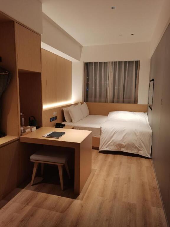 Чжэнчжоу: Zhengzhou East Railway Station Crossing Hotel