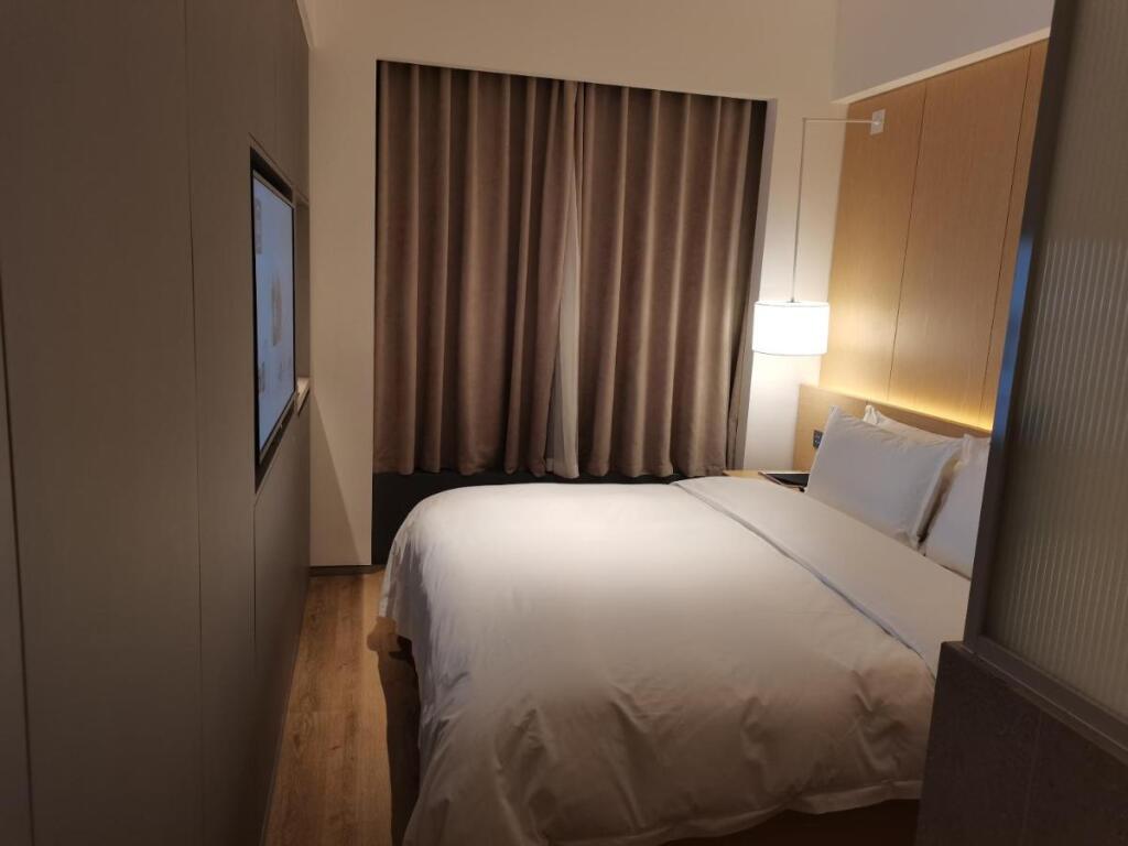 Чжэнчжоу: Zhengzhou East Railway Station Crossing Hotel