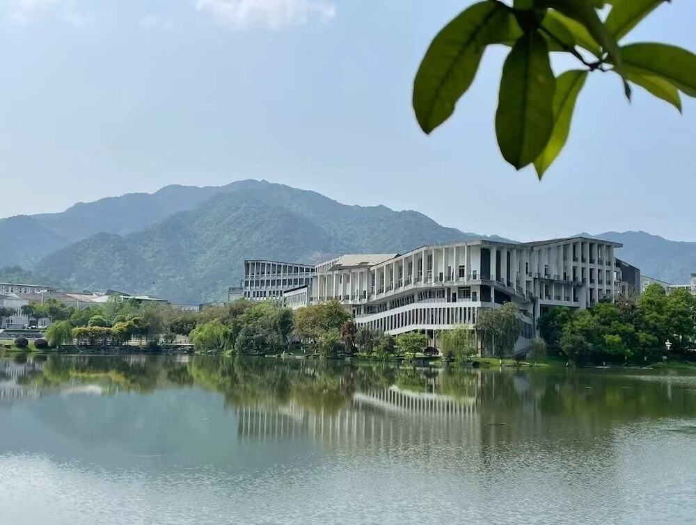 Гуйлинь: The Beyond Villa Guilin