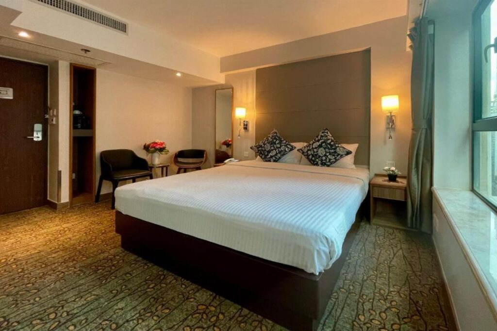 Гонконг: Lander Grand Hotel