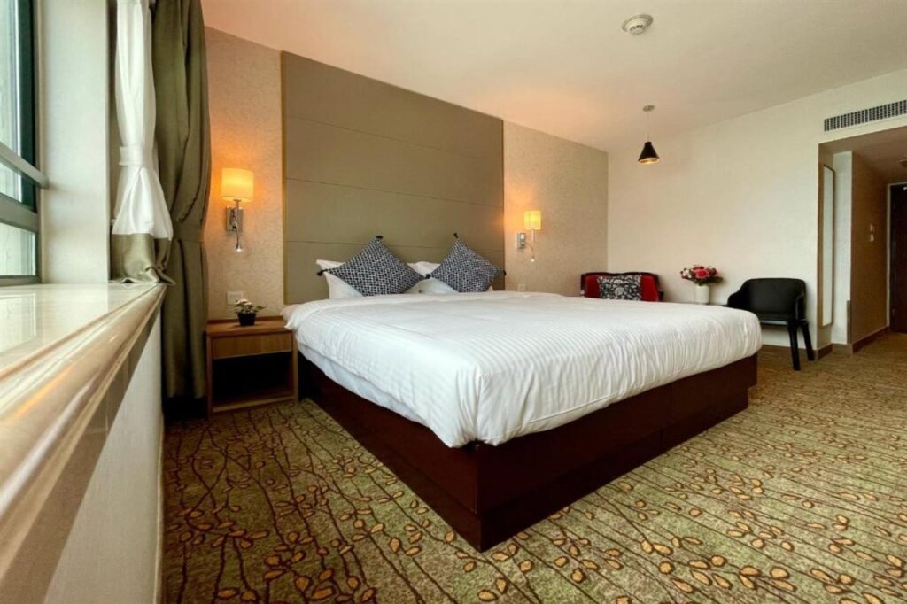 Гонконг: Lander Grand Hotel